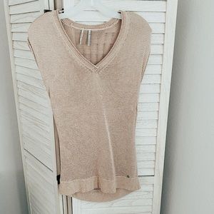 Guess sweater top open back detail